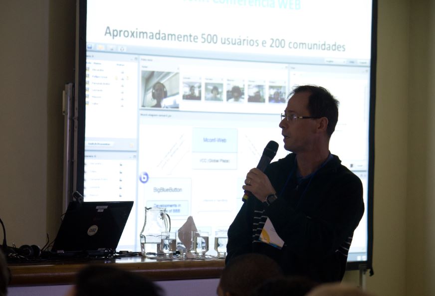 Professor Valter Roesler faz apresentação sobre a aplicação no WRNP em 2012